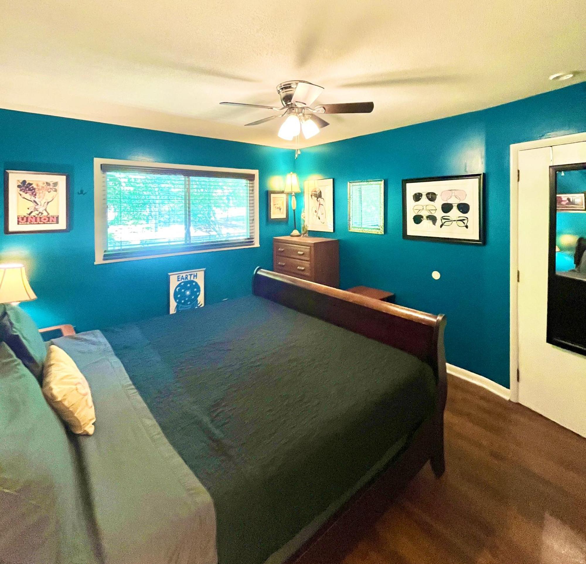 Family Friendly Downtown - Private Yard & Grill - Location, Location, Location! Athens